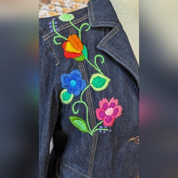 ANN TAYLOR LOFT ONE OF A KIND DESIGNED JEAN JACKET (4378-200) - Picture 2 of 6